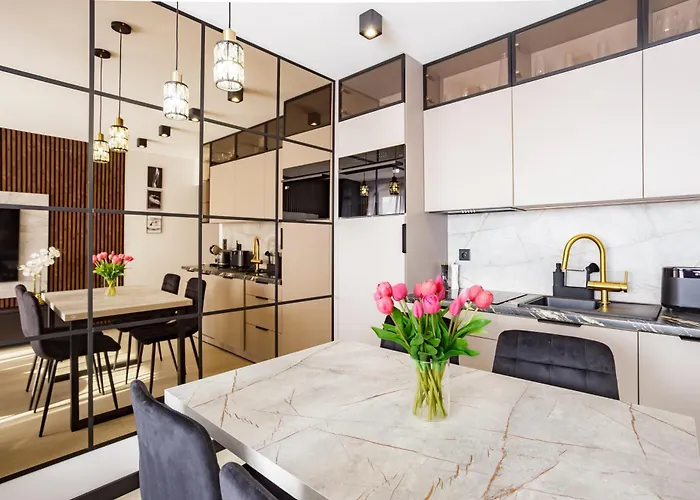 Long Gardens Gold Premium Old Town Apartament *